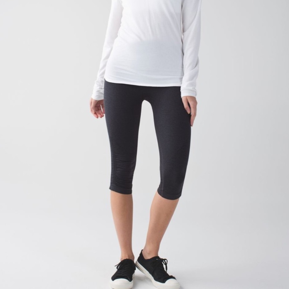 EUC Lululemon In the Flow Seamless Crops